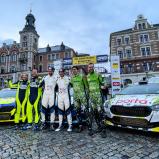 Die Sieger der 58. ADAC Rallye Erzgebirge werden auf dem Markt Stollberg gefeiert